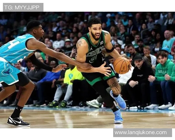 塔图姆砍下33分助凯尔特人终结骑士十五连胜展现强大实力