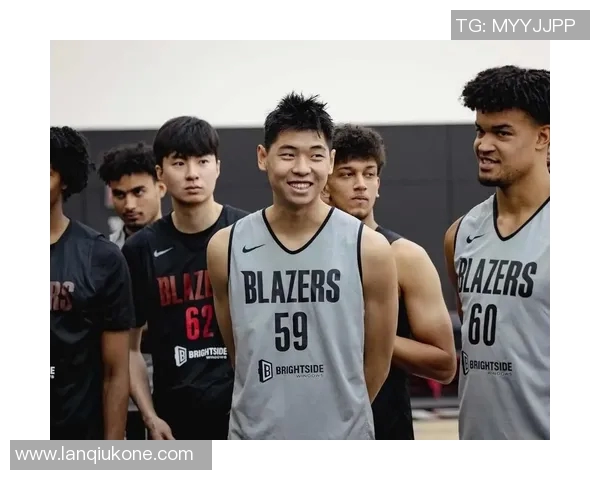 挥洒汗水！崔永熙康复训练更新 肌肉线条清晰可见