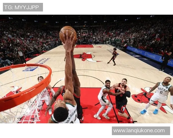 34分惨案!东部豪强7人上双火力全开,替补11记三分打爆鱼腩 34分惨案!东部豪强7人上双火力全开,替补11记三分打爆鱼腩