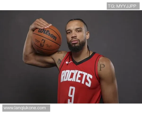 狄龙·布鲁克斯:从3D到持球先锋的华丽蜕变,太阳五连胜的X因素 狄龙·布鲁克斯:从3D到持球先锋的华丽蜕变,太阳五连胜的X因素