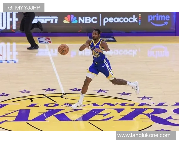 拿48分却赢不了,勇士4问题显现,科尔招数失灵,库里该认清现实 拿48分却赢不了,勇士4问题显现,科尔招数失灵,库里该认清现实